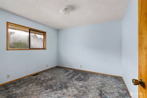 Bedroom - 12 Breen Rd, Raymond, WA 98577 photo 3 of 4