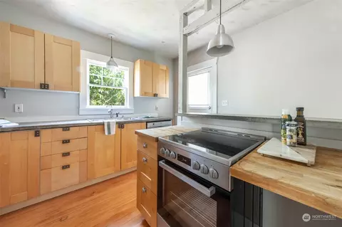 357 N 82nd St, Seattle, WA 98103 photo 13