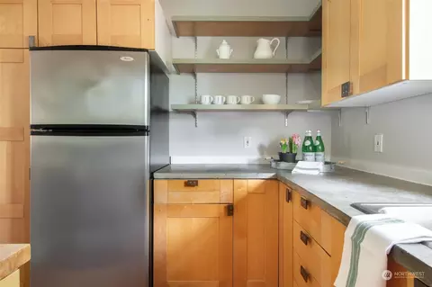 357 N 82nd St, Seattle, WA 98103 photo 14
