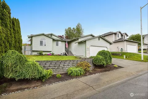 201 Tompkins Pl, Granite Falls, WA 98252