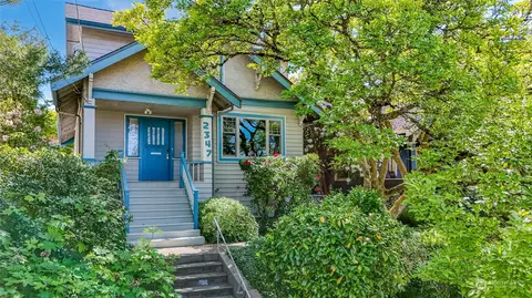 2347 N 60th St, Seattle, WA 98103