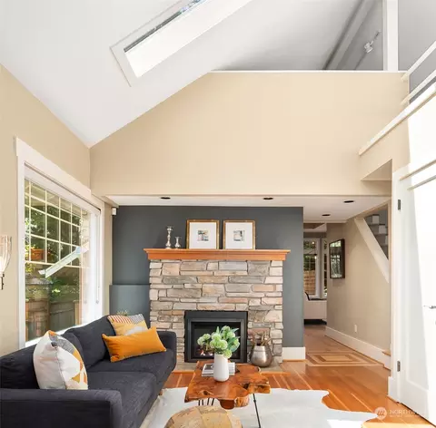 621 32nd Ave E, Seattle, WA 98112 photo 3
