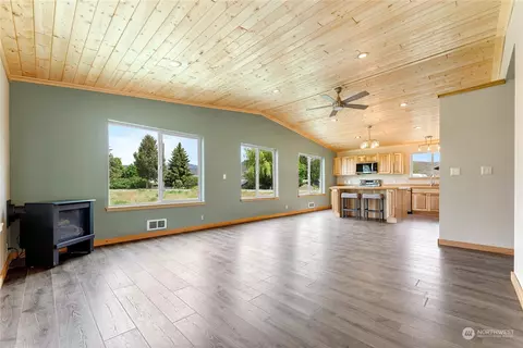 Living - 417 Marie St, Twisp, WA 98856 photo 2 of 4