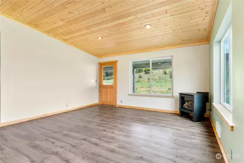 Living - 417 Marie St, Twisp, WA 98856 photo 4 of 4
