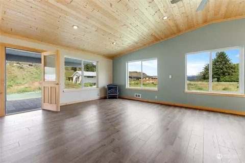 Living - 417 Marie St, Twisp, WA 98856 photo 1 of 4