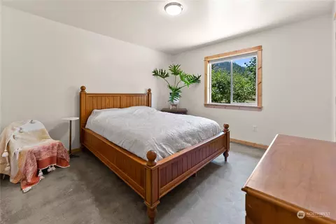 Bedroom - 1310 Riverside Ave, Twisp, WA 98856 photo 1 of 12