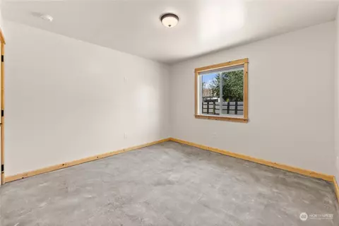 Bedroom - 1310 Riverside Ave, Twisp, WA 98856 photo 6 of 12