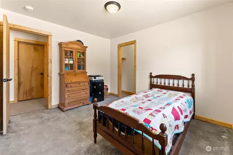 Bedroom - 1310 Riverside Ave, Twisp, WA 98856 photo 11 of 12