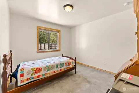 Bedroom - 1310 Riverside Ave, Twisp, WA 98856 photo 10 of 12