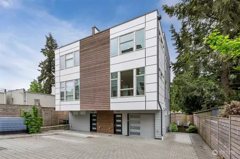 1439 NE 120th St, Seattle, WA 98125