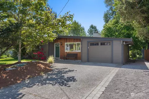 445 154th Ave SE, Bellevue, WA 98007