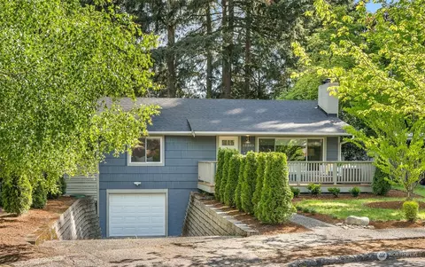 15305 Ashworth Pl N, Shoreline, WA 98133