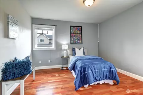 Bedroom - 16521 124th Ave NE, Bothell, WA 98011 photo 4 of 5