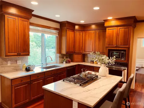 Kitchen - 16521 124th Ave NE, Bothell, WA 98011 photo 1 of 3