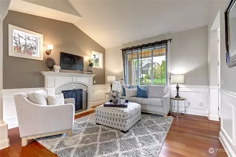 Living - 16521 124th Ave NE, Bothell, WA 98011 photo 1 of 5