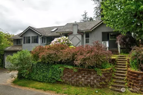 2407 Old Oregon Trl SW, Olympia, WA 98501