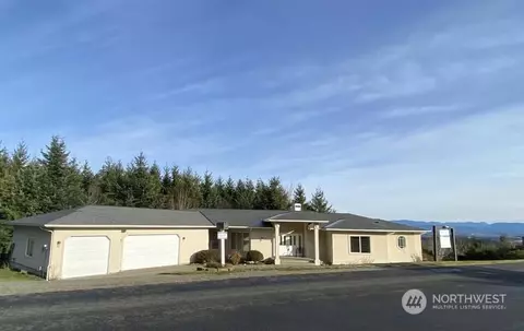 127 Glacier Peak Dr, Camano Island, WA 98282