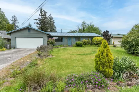 250 Mackenzie Dr, Camano Island, WA 98282