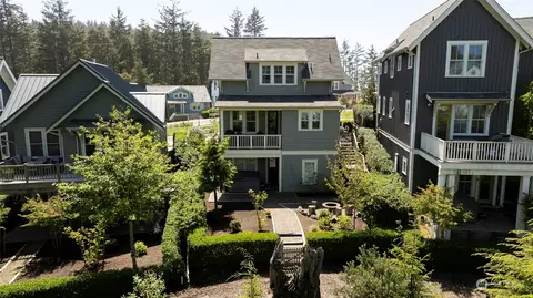 41 Hidden Cove Loop, Pacific Beach, WA 98571