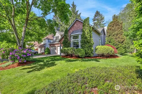 25458 SE 42nd St, Issaquah, WA 98029