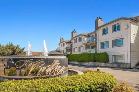 2760 76th Ave SE #506, Mercer Island, WA 98040