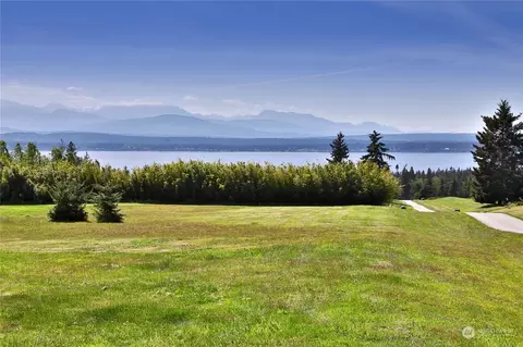 596 Peters Rd, Greenbank, WA 98253