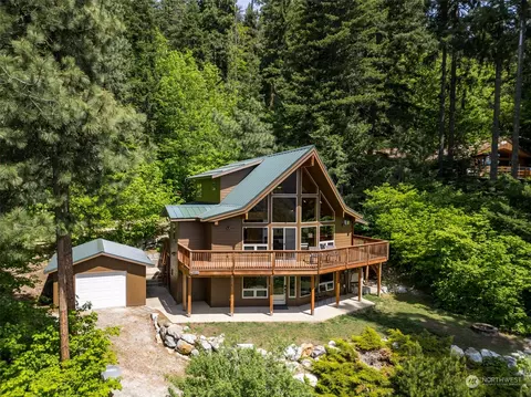 16646 Lakeview Dr, Leavenworth, WA 98826