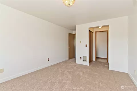 410 Johnson St, Enumclaw, WA 98022 photo 12