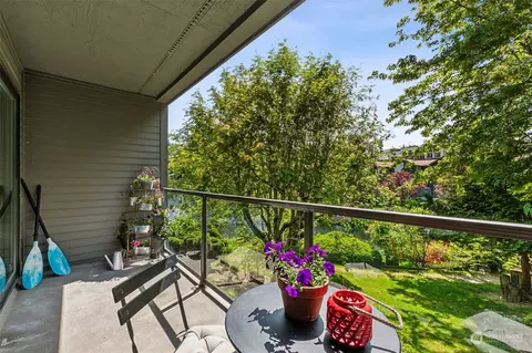 19428 Aurora Ave N #235, Shoreline, WA 98133