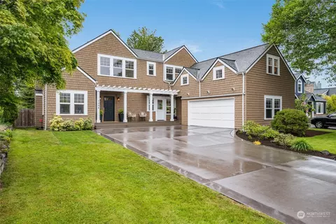 1006 Cherry Ave NE, Bainbridge Island, WA 98110