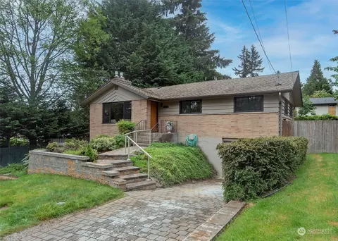 3035 NE 135th St, Seattle, WA 98125