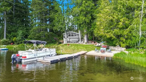 5910 E Mason Lake Dr W, Grapeview, WA 98546