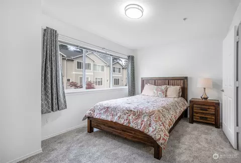 Bedroom - 13400 Dumas Rd #J1, Mill Creek, WA 98012 photo 5 of 8