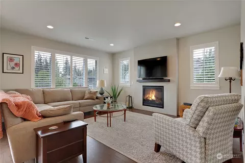 Living - 22509 SE 265th Pl, Maple Valley, WA 98038 photo 1 of 1