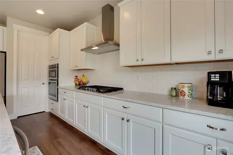 Kitchen - 22509 SE 265th Pl, Maple Valley, WA 98038 photo 4 of 4