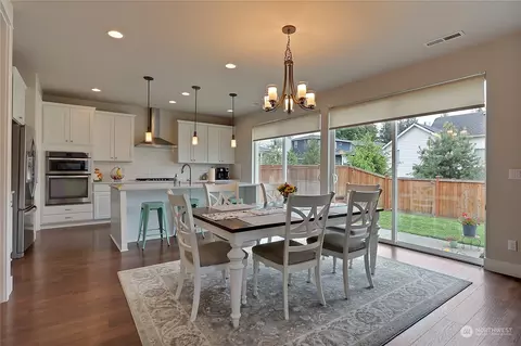 Dining - 22509 SE 265th Pl, Maple Valley, WA 98038 photo 2 of 4