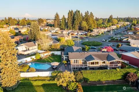 7423 S Geiger Cir, Tacoma, WA 98465