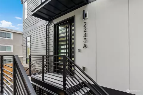 2243 NW 60th St, Seattle, WA 98107