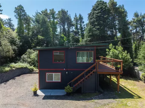 1202 227th Ln, Ocean Park, WA 98640