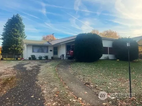 811 S 4th St, Dayton, WA 99328