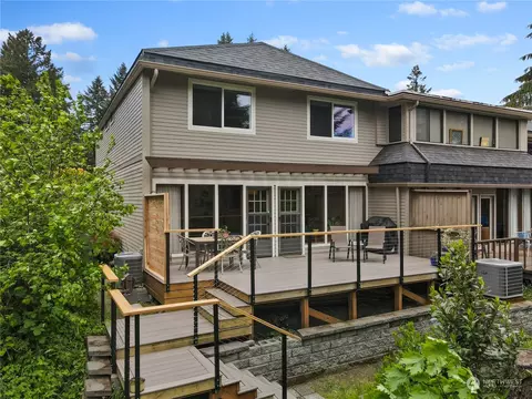 1604 Evergreen Park Ln SW, Olympia, WA 98502