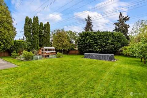 Exterior - 19522 Winesap Ln, Bothell, WA 98012 photo 8 of 11
