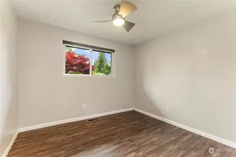 Bedroom - 19522 Winesap Ln, Bothell, WA 98012 photo 3 of 3