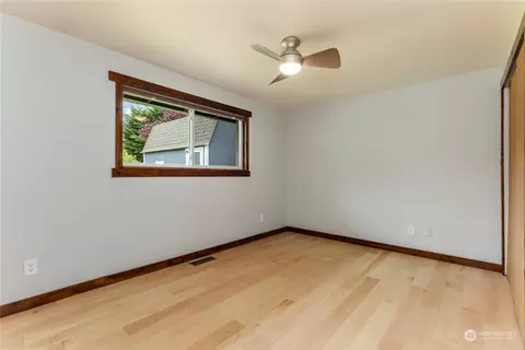 Bedroom - 19522 Winesap Ln, Bothell, WA 98012 photo 2 of 3