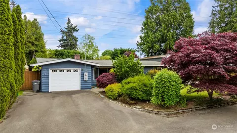 Exterior - 19522 Winesap Ln, Bothell, WA 98012 photo 4 of 11
