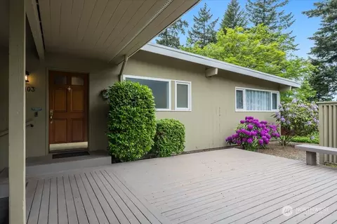12103 SE 26th St, Bellevue, WA 98005