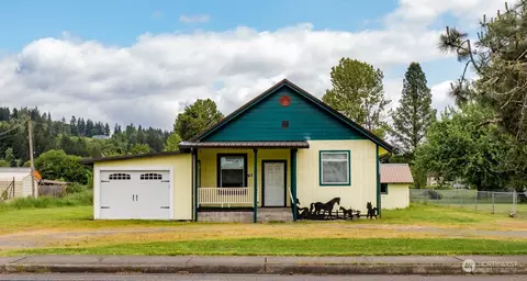 913 SW 20th St, Chehalis, WA 98532