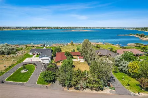 8948 Goodrich Rd, Moses Lake, WA 98837