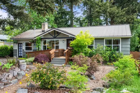 17916 1st Ave NE, Shoreline, WA 98155