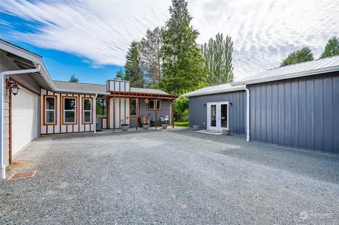 5141 Graveline Rd, Bellingham, WA 98226